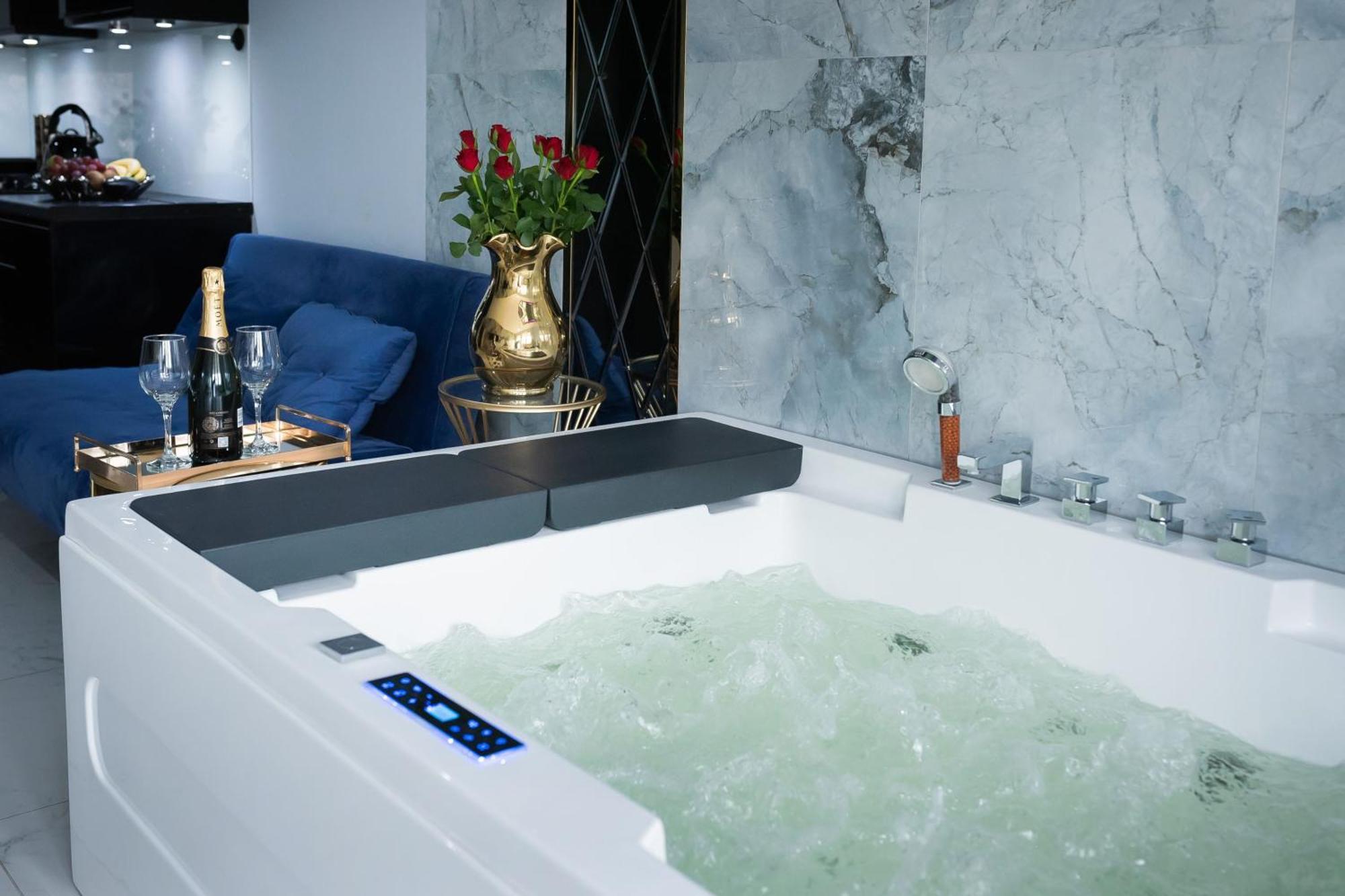 Apartament Jacuzzi غدينيا المظهر الخارجي الصورة