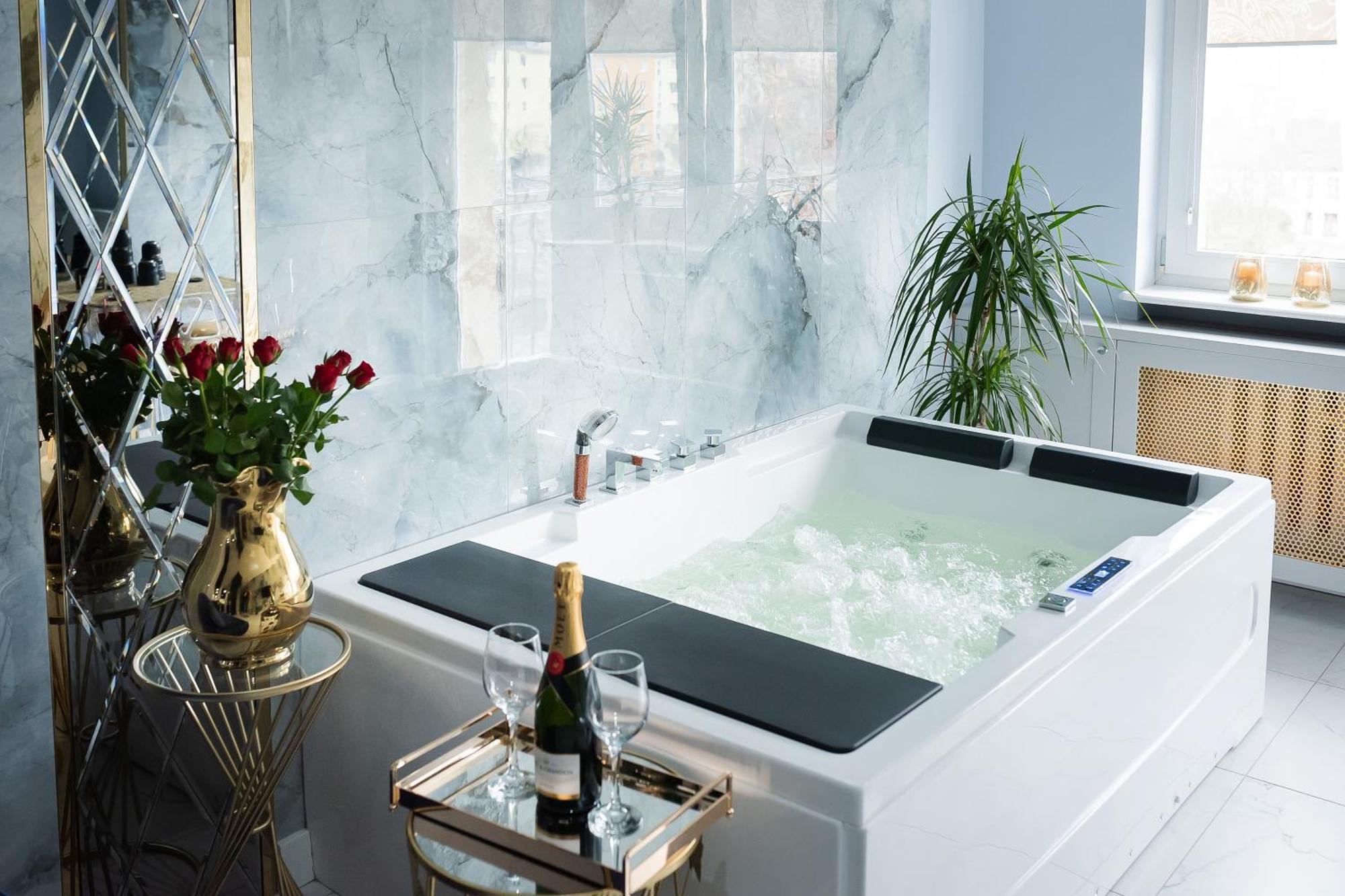 Apartament Jacuzzi غدينيا المظهر الخارجي الصورة